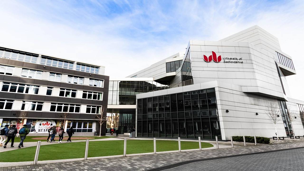 Học Bổng £1,000 - University of Bedfordshire, UK