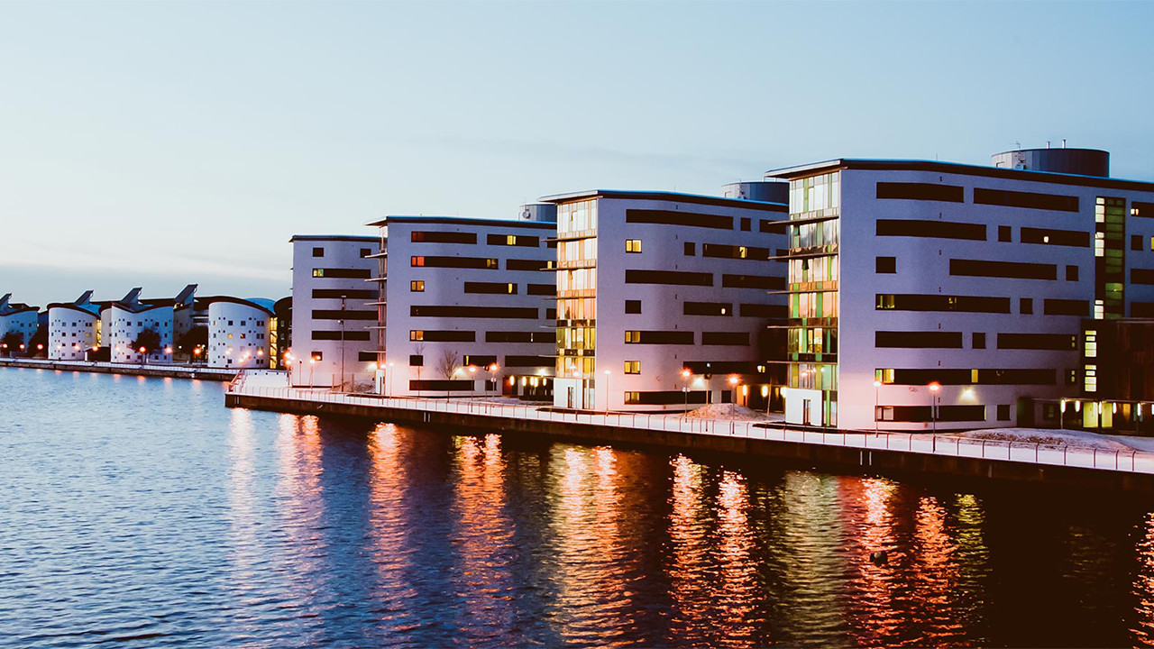Học Bổng £3,000  - University of East London, UK