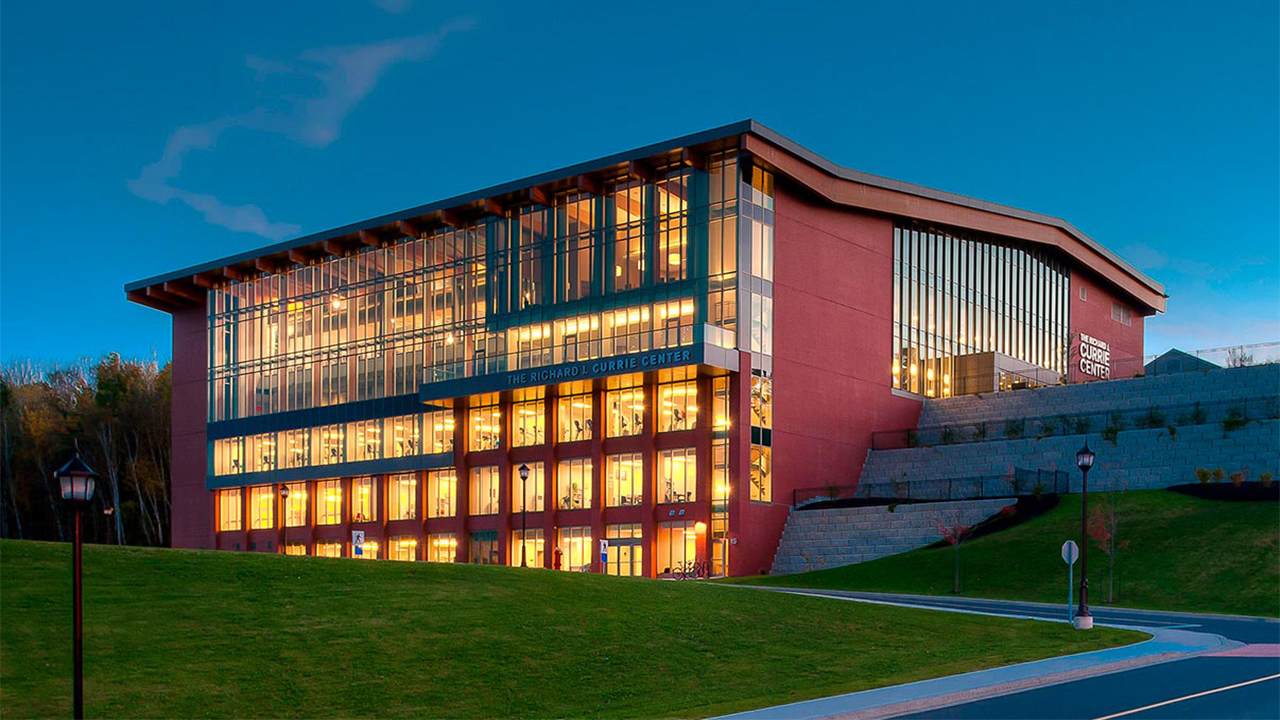Học Bổng 100% - University of New Brunswick, Canada